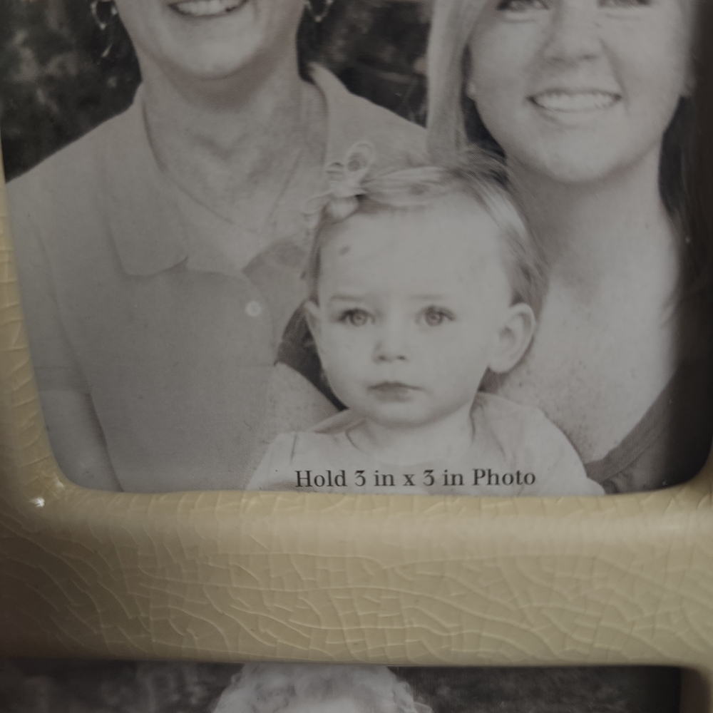 Cream Photo Frame - Picture 10 of 11